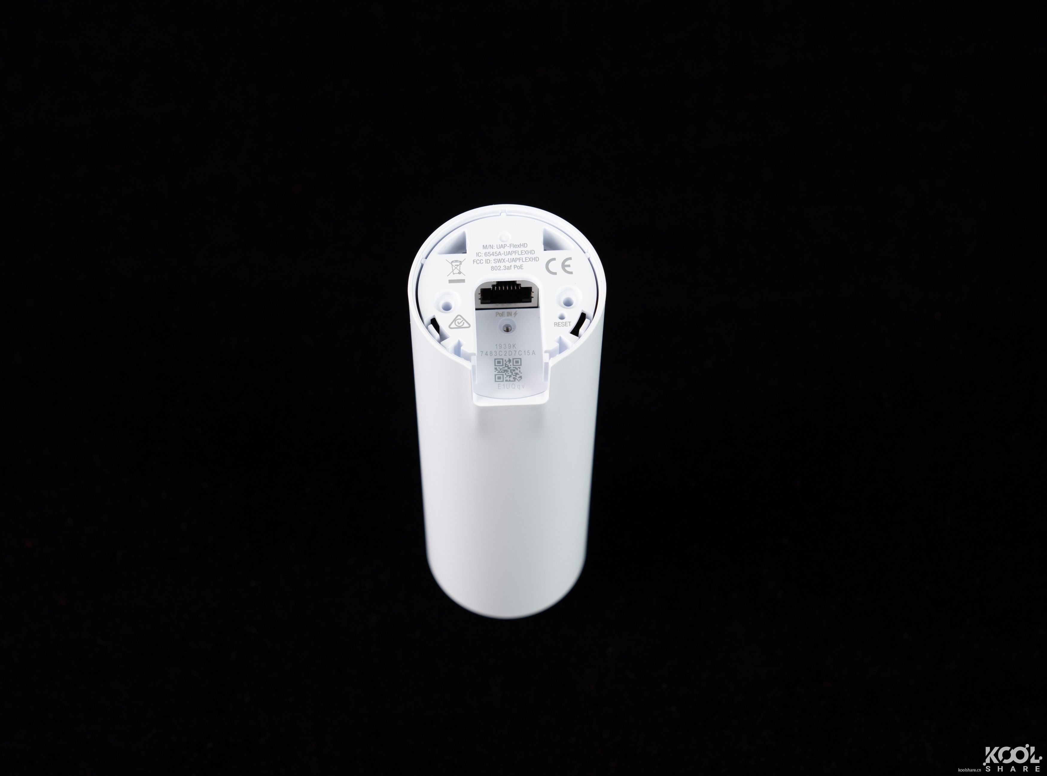 一台小巧精致的AP，UBNTUniFiAPFlexHD开箱拆解评测