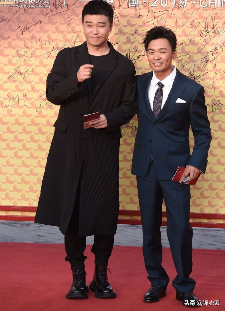 一米六的男生适合穿西装吗,一米七的男生可以穿西装吗