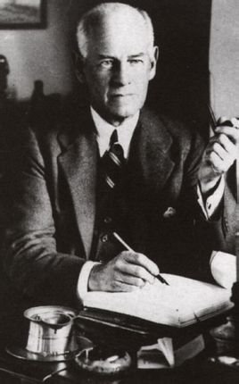 英国的作家诞生出无穷的思想，最为深邃的是思想的遥远