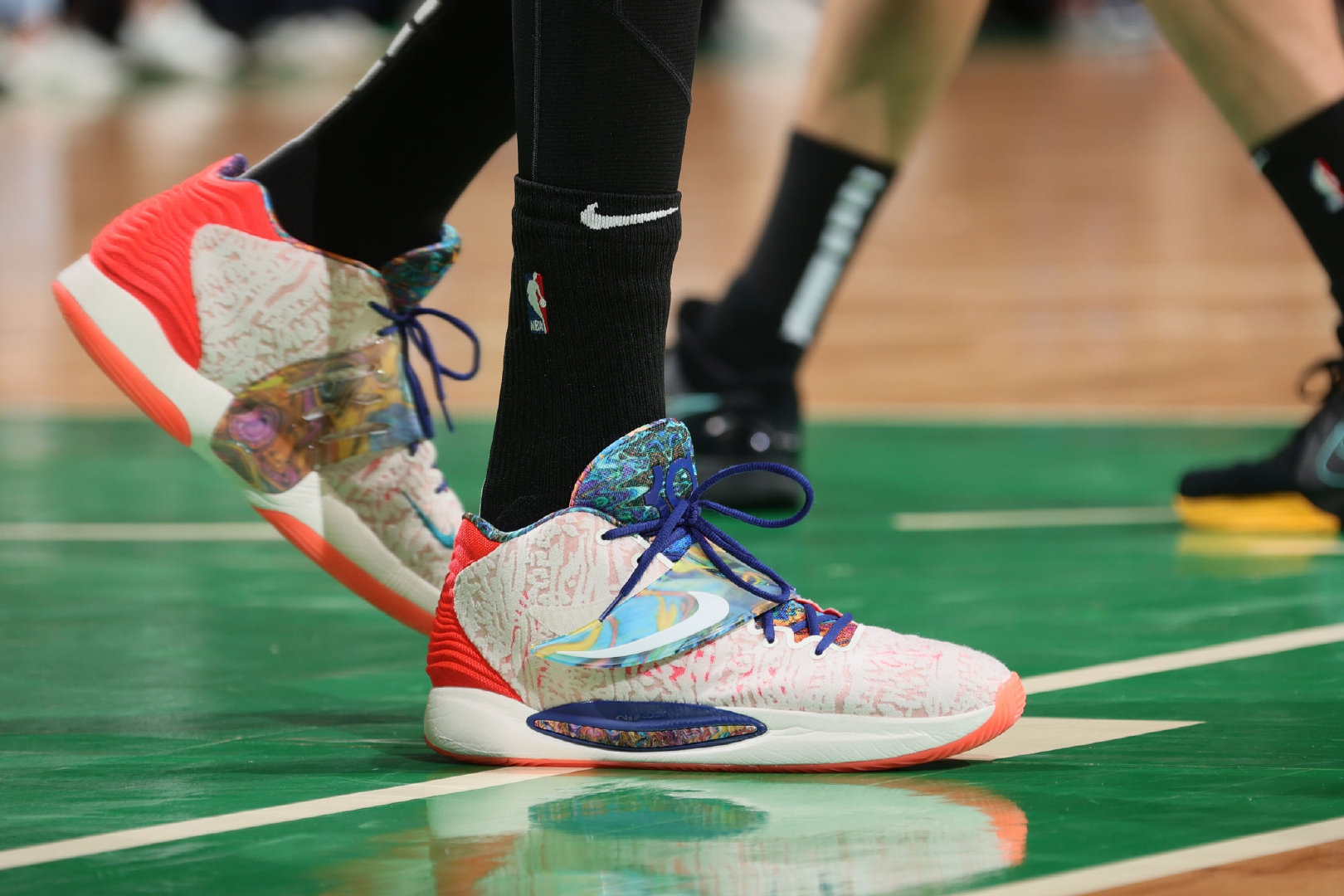 kd杜兰特战靴简版5代,kd球鞋最新