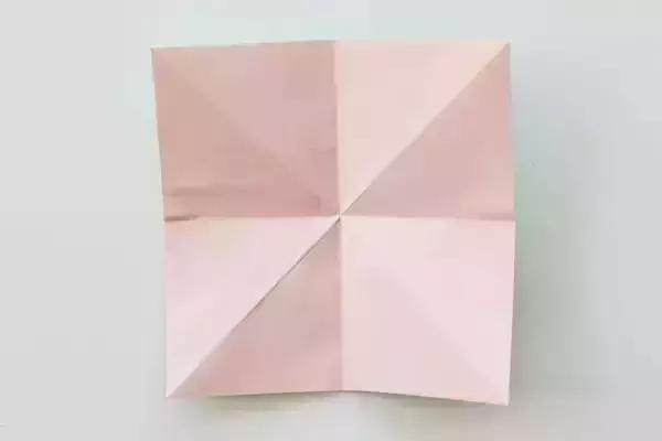 母亲节送什么手工礼物给妈妈,小孩母亲节该送妈妈什么礼物