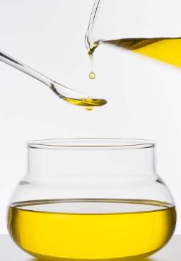 口香糖粘到了头发上怎么取下来,小孩头发上粘了口香糖怎么去除