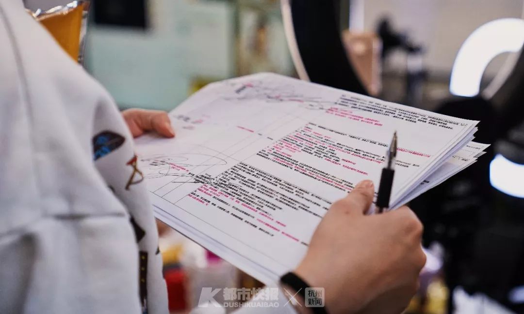 每天收十几件快递,每天收200单快递