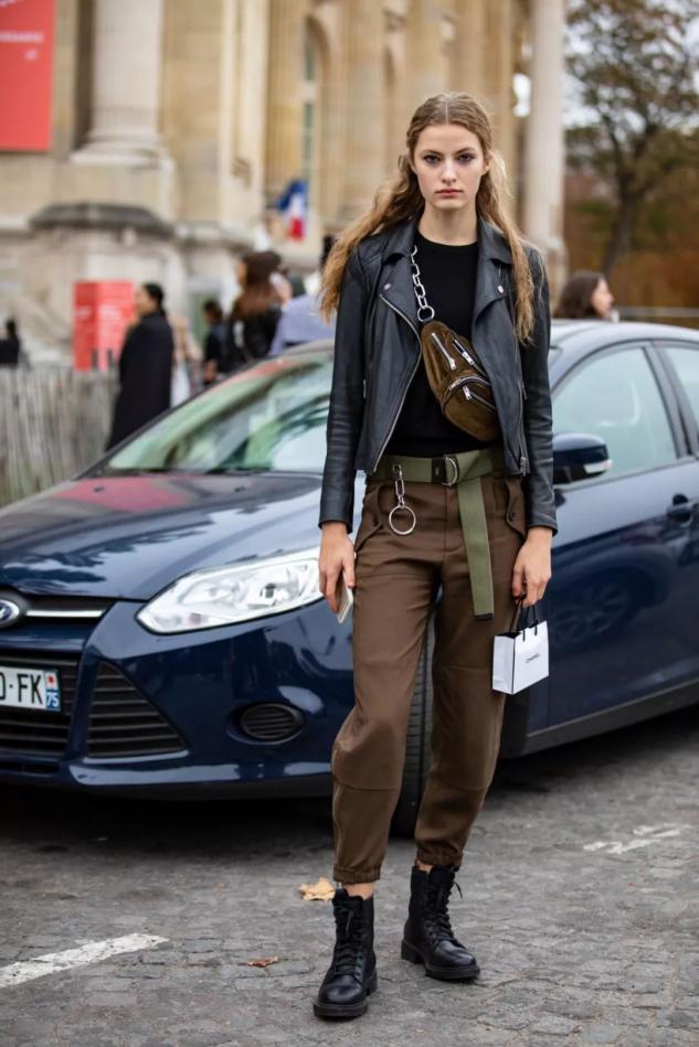 搭配短靴显瘦的又时髦的裤子,秋冬短靴配裙子轻松显气质