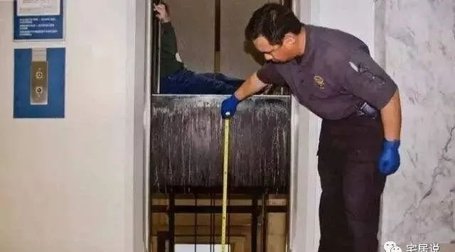 安全科普电梯突然坠落如何自救,电梯发生意外的概率