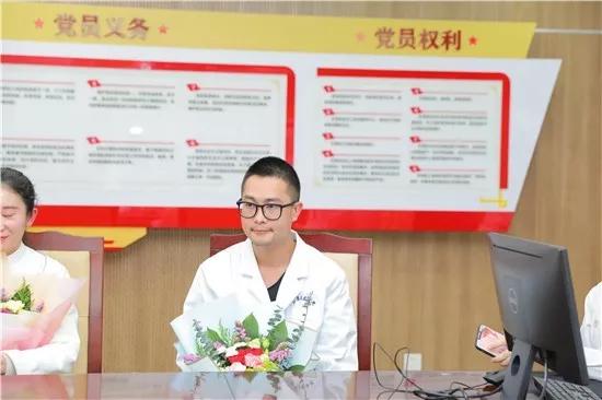 硬核青春奋斗无悔,青春无悔勇敢担当