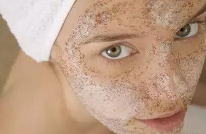 洗脸太用力搓伤角质层,洗脸要不要搓死皮