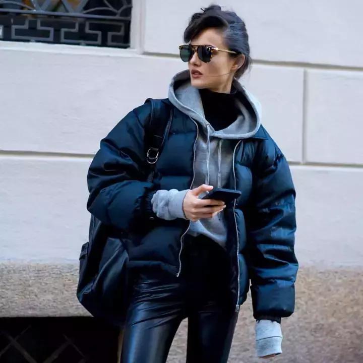 卫衣羽绒服最保暖时髦的冬季搭配,羽绒服卫衣简直时髦