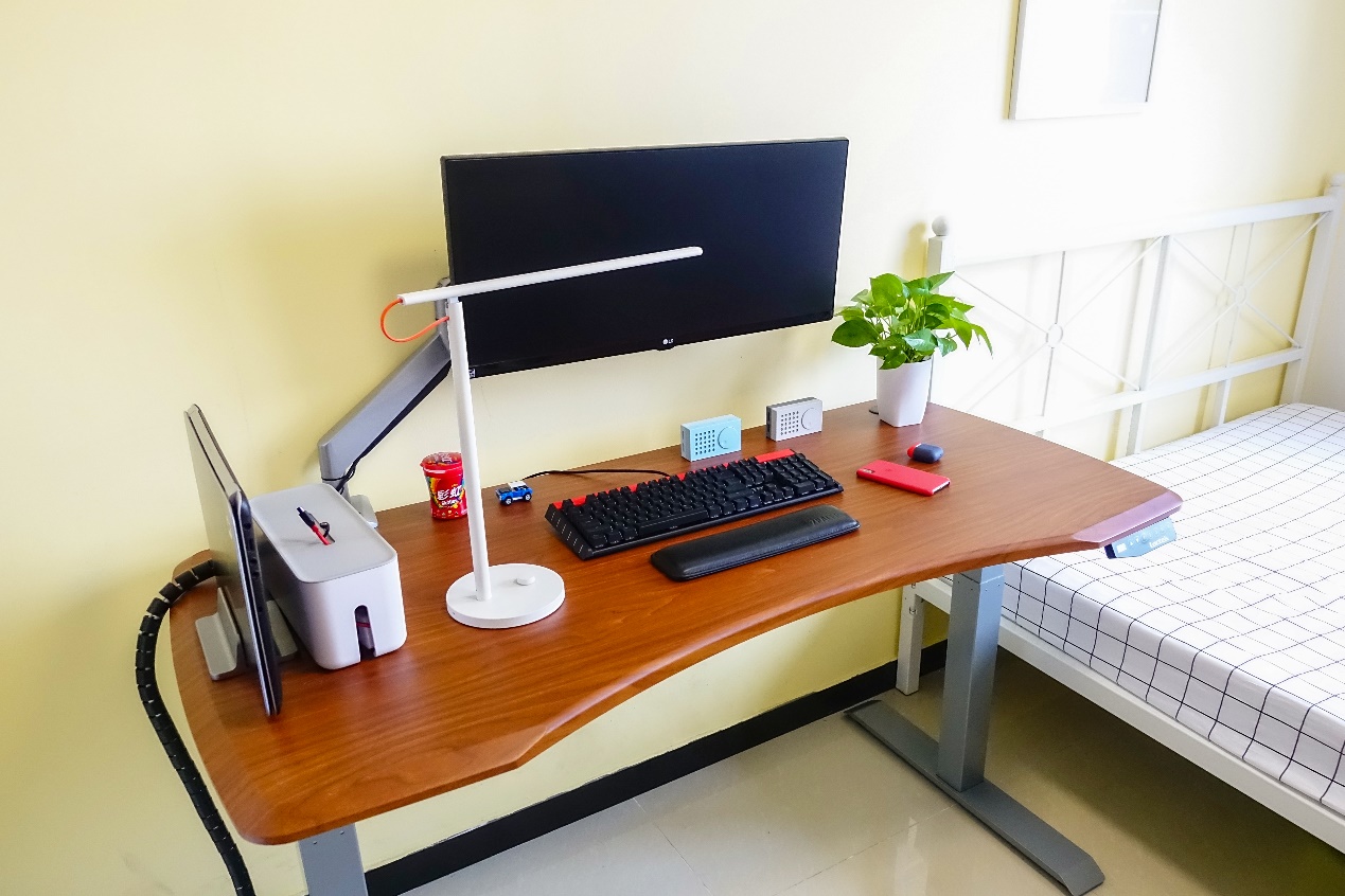 乐歌升降桌到底实用不实用,乐歌升降桌舒适体验