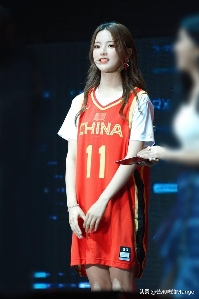 直男杀手锏？这件“土”T恤，竟然成了女生撩倒男神的秘密*器武**