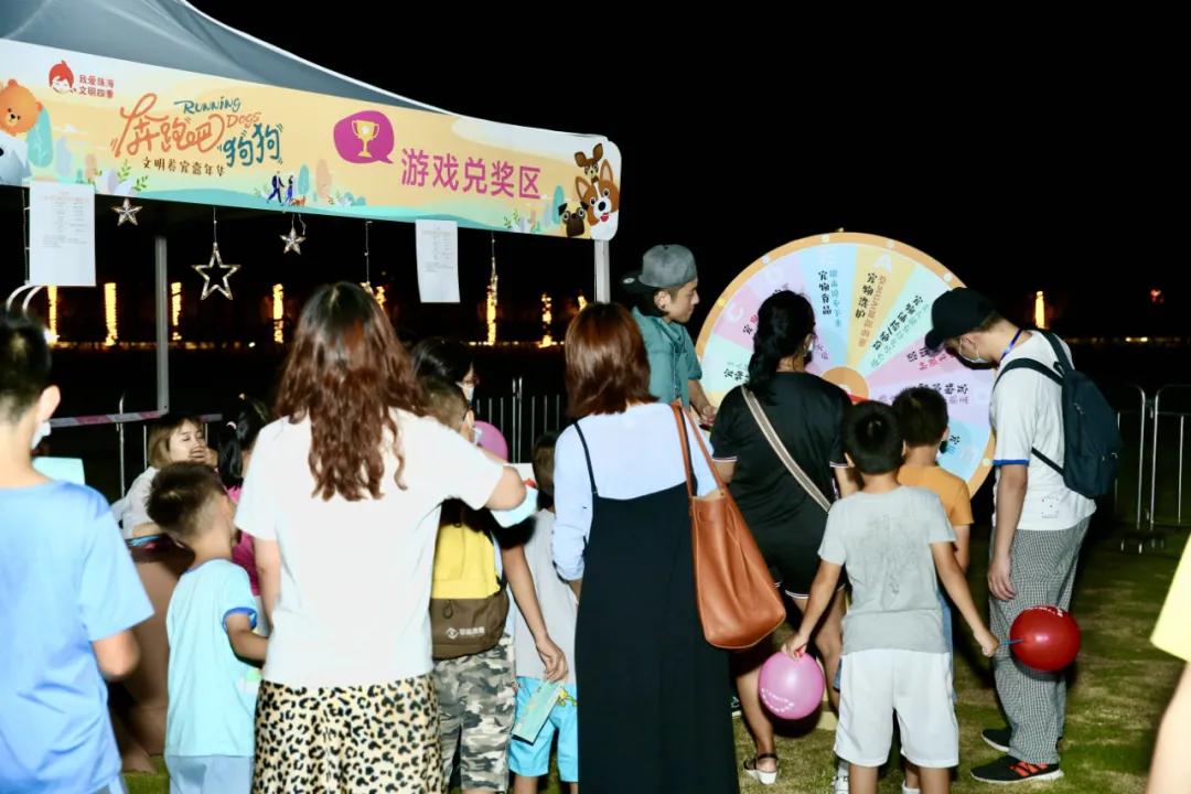 还记得那只C位出道的珠海狗狗么？