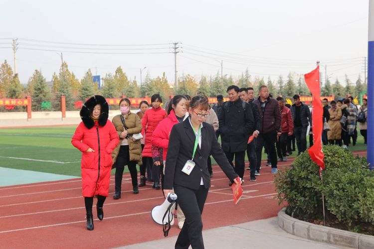 郑州新徽实验学校直播,郑州新徽实验学校喜迎元旦