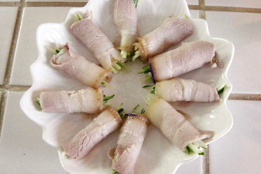 蒜泥白肉川菜经典,川菜十大名菜蒜泥白肉