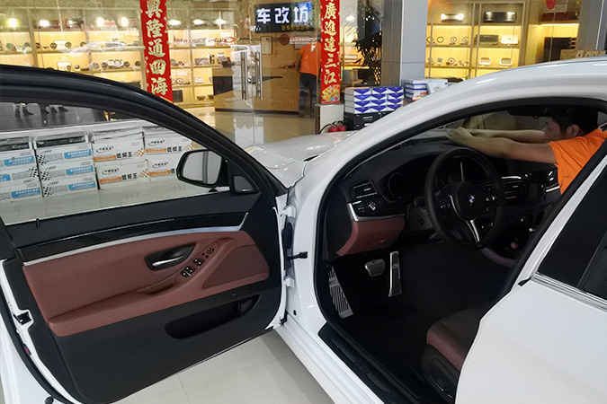 豪车原厂音响怎么没有4门隔音,豪车原车音响