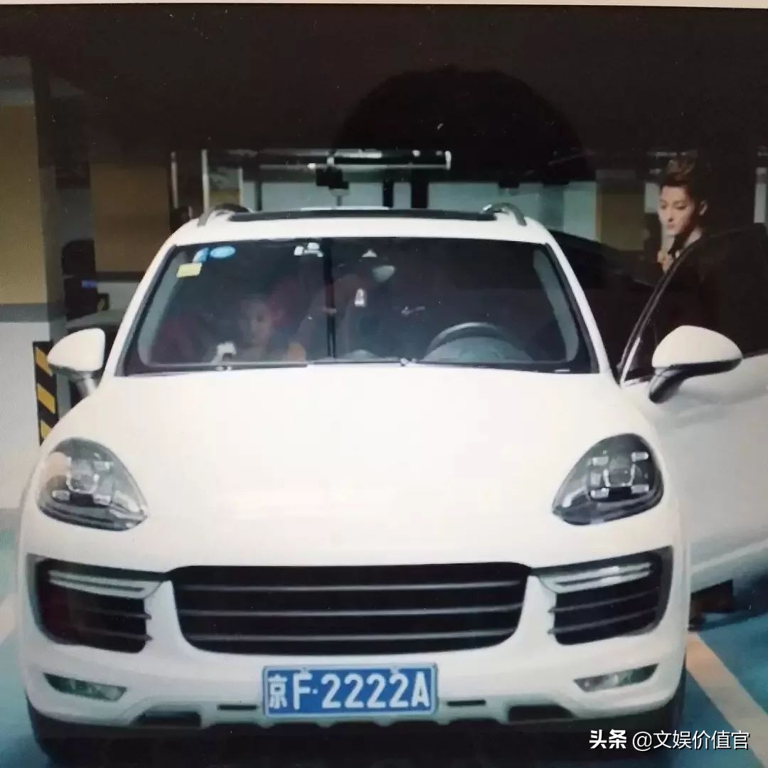 黄子韬的经纪人是谁,黄子韬的恋情