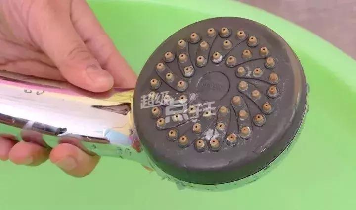不用清理水垢的花洒,如何打开花洒去除花洒水垢