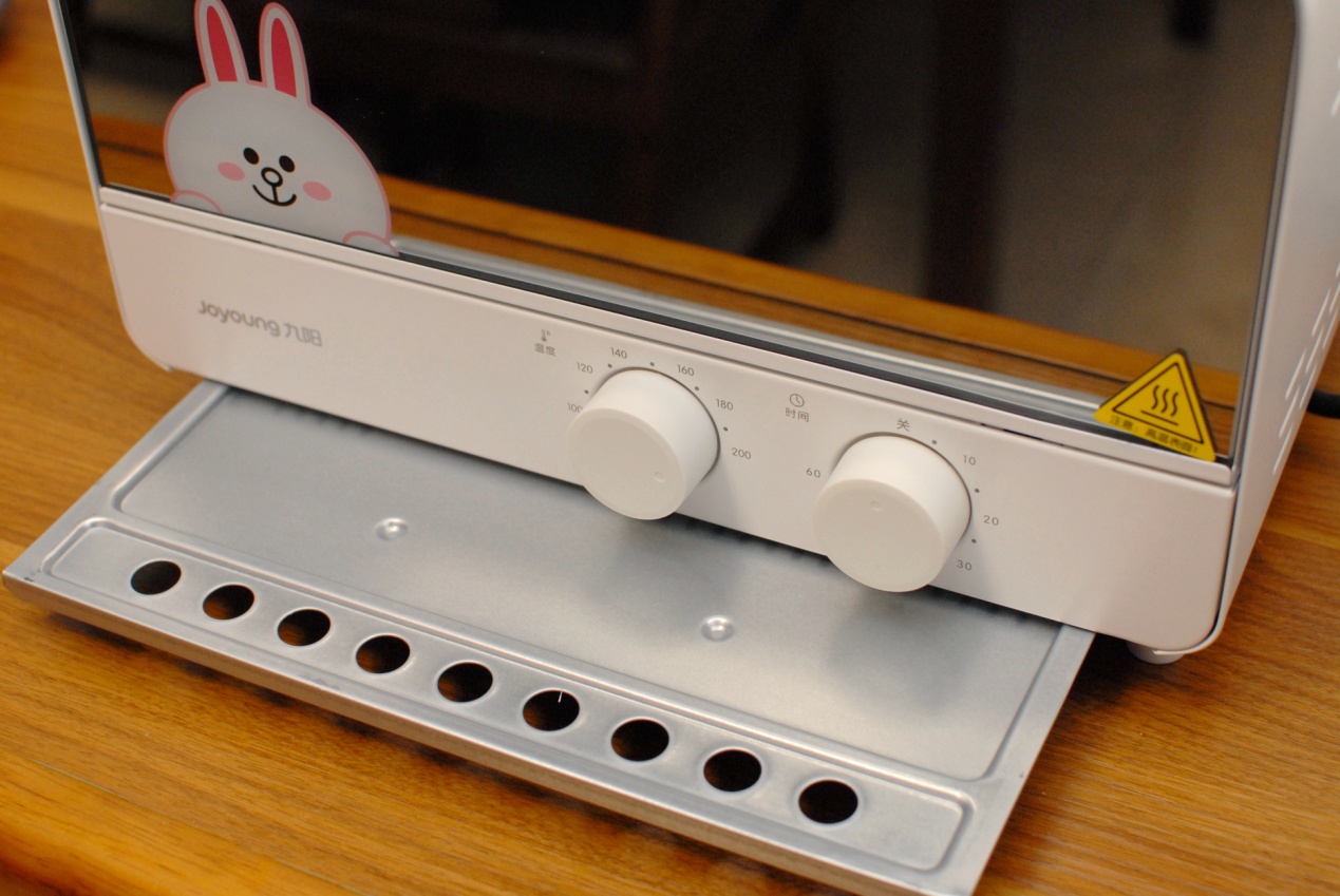 和可妮兔一起做烘焙，让生活多点小可爱：九阳LINEFRIENDS小烤箱