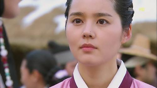 脸上有三颗痣的女人,古代下巴有痣的女人