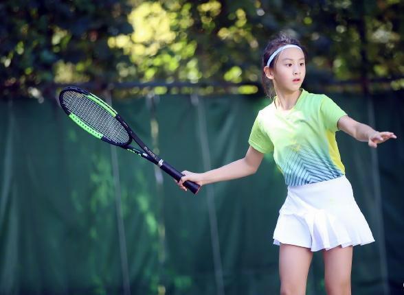 小孩弯曲腿到什么位置长高个,孩子腿部出现青筋