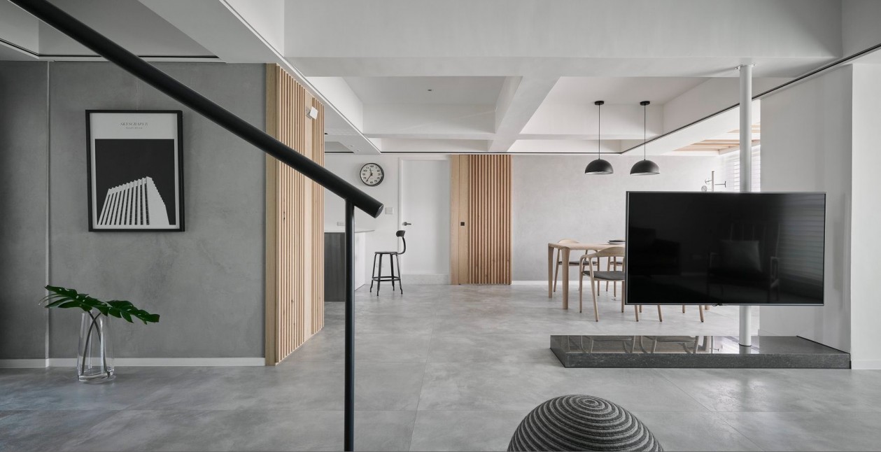 200㎡简约水泥系楼中楼，掇拾30年老宅融洽光景！原木家具