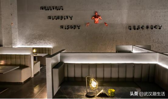 今晚，纳森酒吧在汉口江滩C位出道