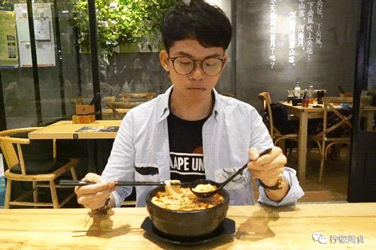 一年卖60万菜谱,一年卖3亿元的菜