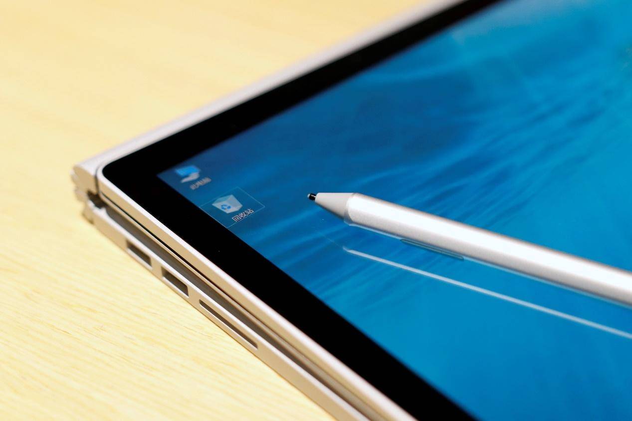 surfacebook2上市时间,surfacebook2现在还值得买吗