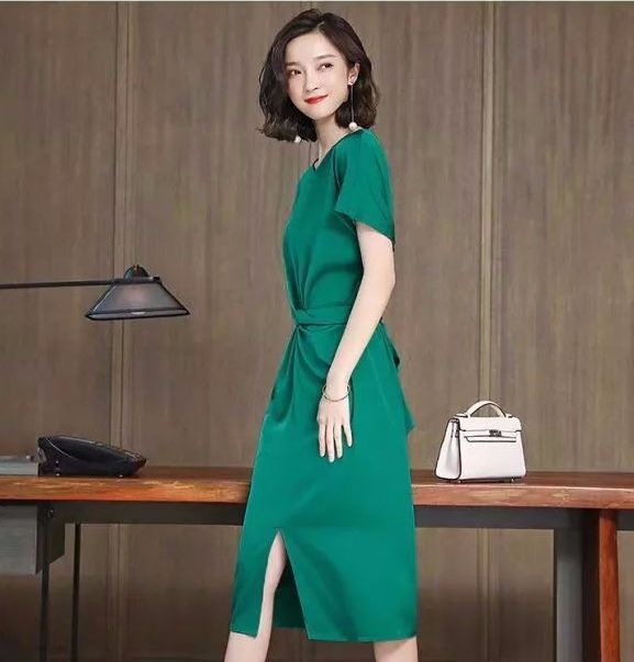 同面料的穿搭更显高级质感,高档面料穿搭技巧