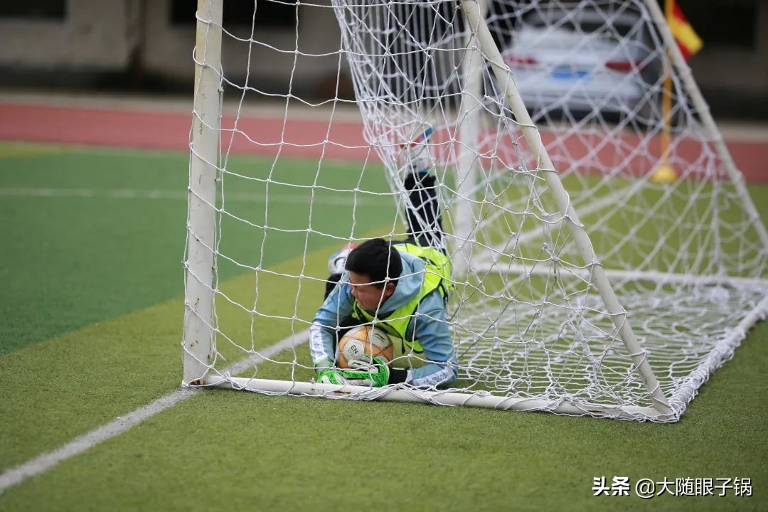 随州外国语小学足球比赛,外国语学校足球小将比赛
