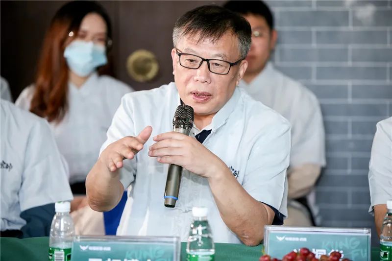 李小龙是功夫片开山之祖,李小龙永恒的传奇