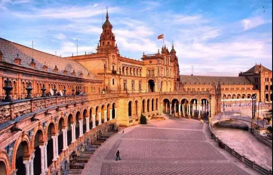 小语种哪个前景最好,小语种对考大学有什么好处