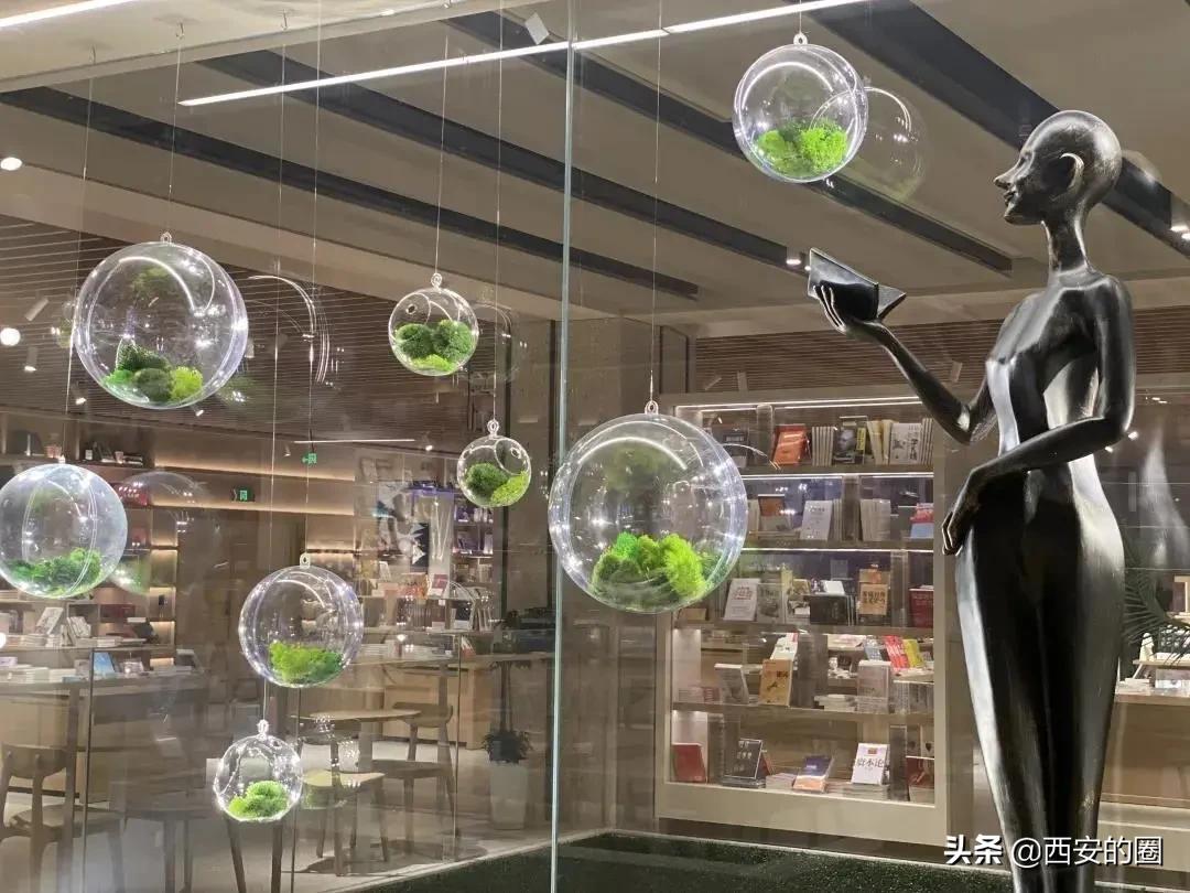 璧拌繘鑹烘湳涔﹀簵,璧拌繎鑹烘湳涔︾睄