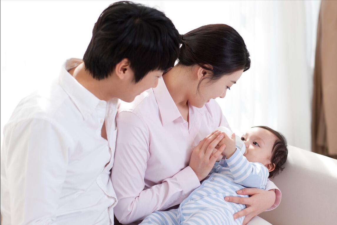 拍奶嗝的正确方法时间,宝宝拍嗝顺奶正确方法