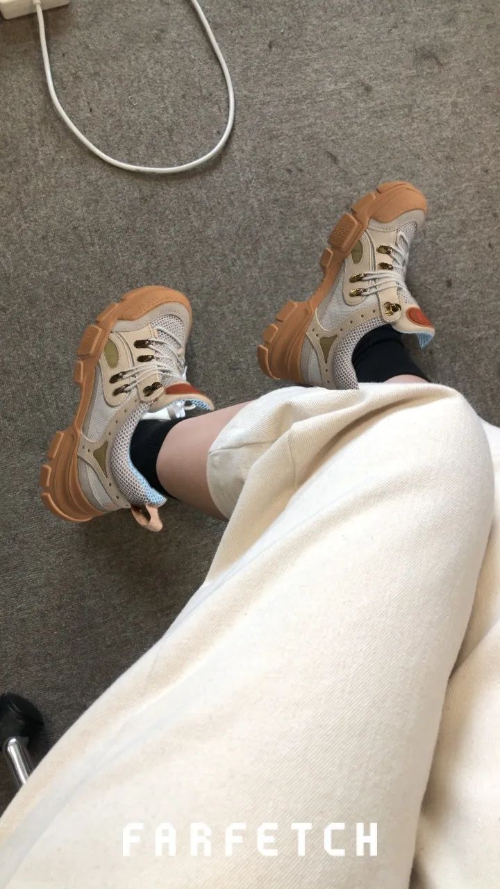 好久不逛实体店了出来试衣服,不去实体店试衣服