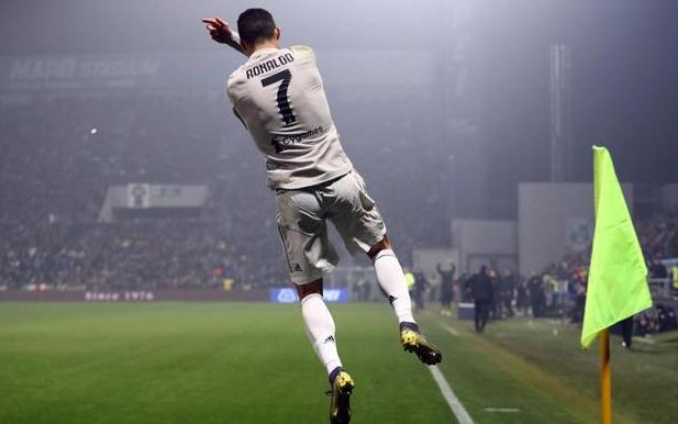 罗纳尔多在足球界是巨星吗,罗纳尔多为什么不能被称为球王