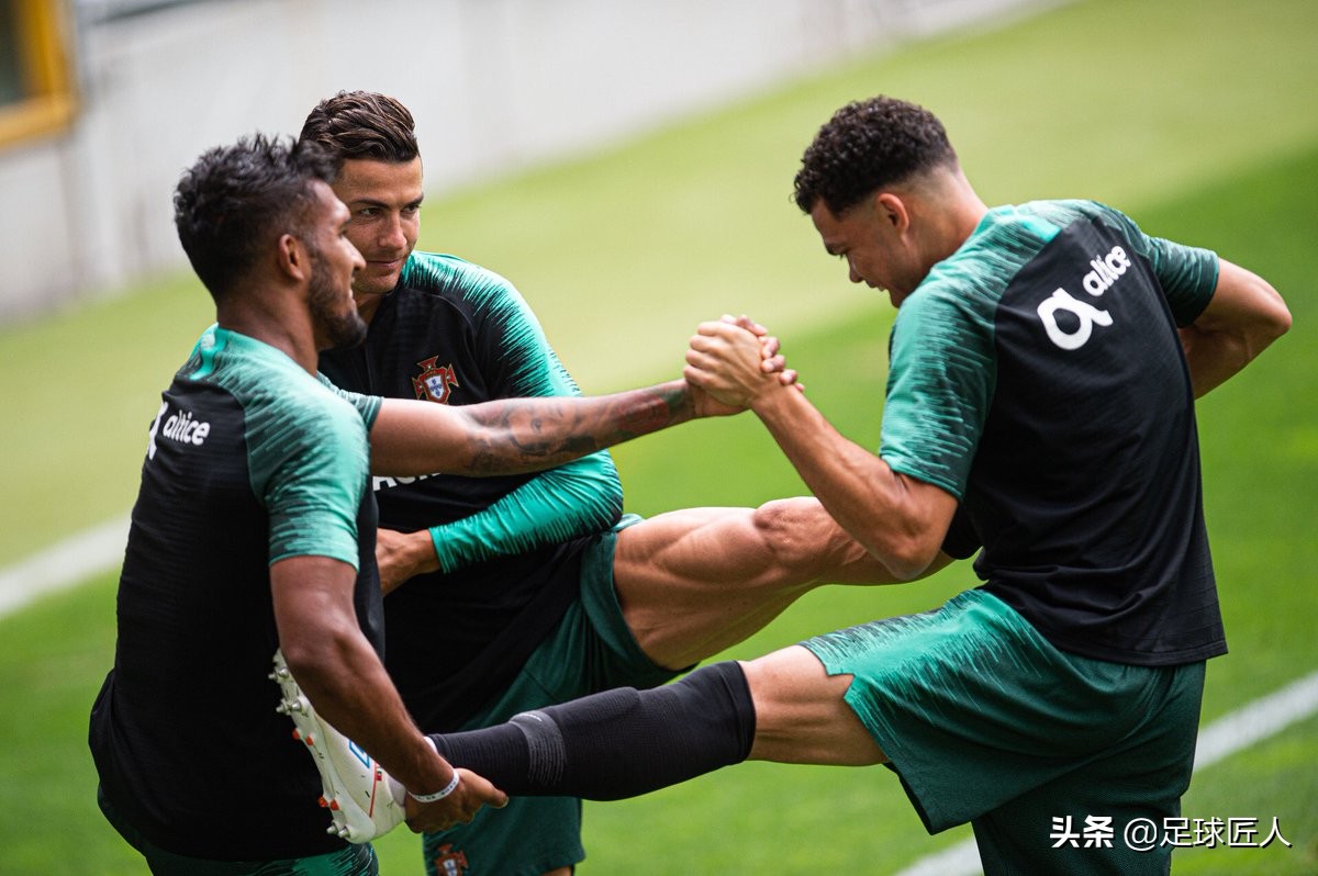 迷你罗和c罗秀肌肉,c罗与迷你罗训练视频