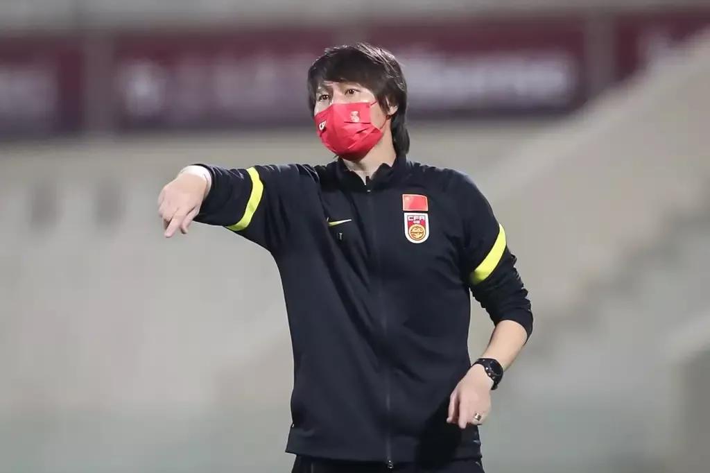 国足12强赛会更加艰难，李铁随时有可能下课，武磊必须作出取舍