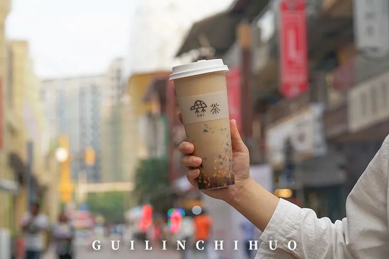 桂林奶茶店探店拍照,性冷淡风奶茶店拍照墙布置