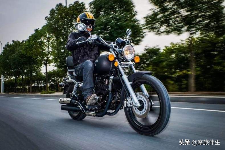 最舒适的哈雷摩托车,哈雷旗舰滑翔2024款试驾