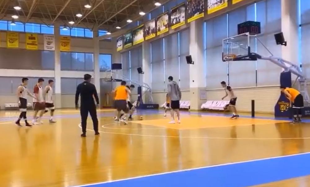 易建联最近新消息视频,易建联最近的视频