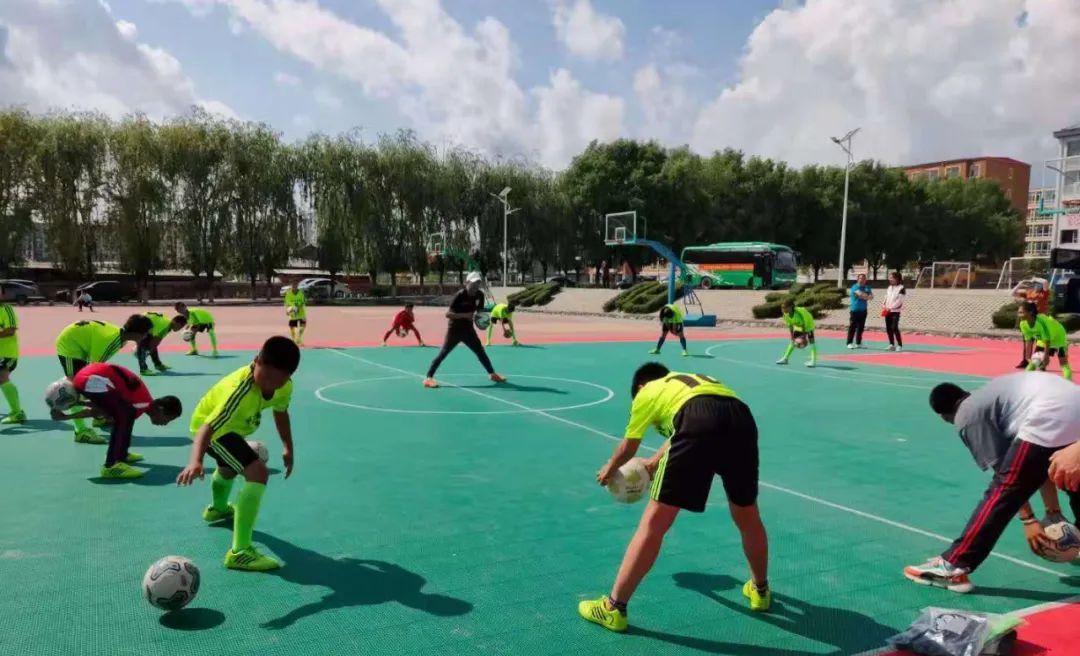 足球公益活动助力青训,足球公益活动视频大全