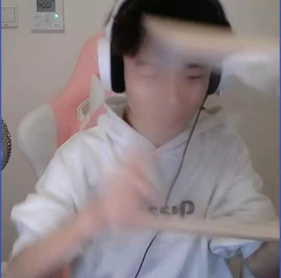 王小歪成功吃鸡,吃鸡王小歪原视频