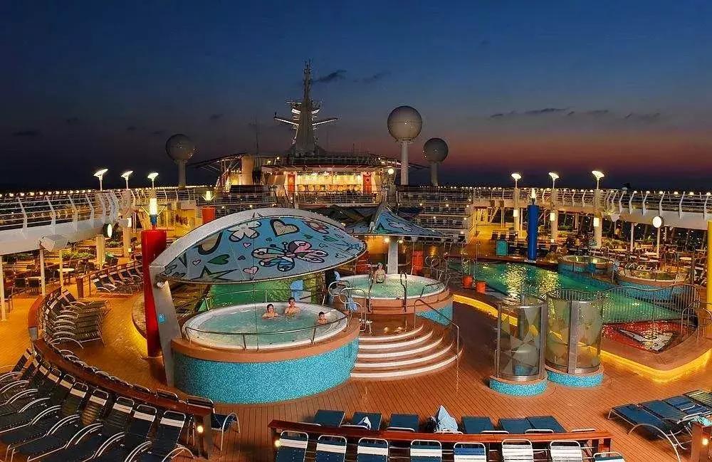 世界顶级豪华游轮合集,世界上7个不可思议的豪华游轮