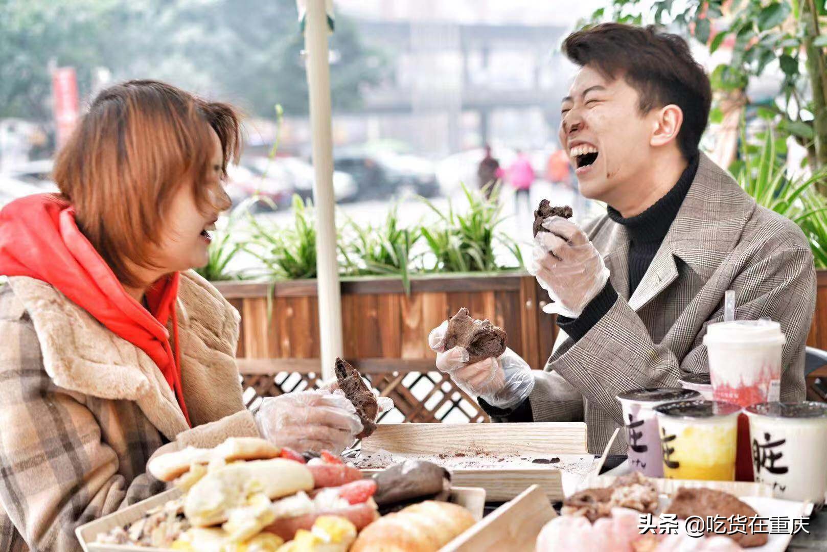 爱逛街的我，居然和朋友在南坪这家店坐了一天