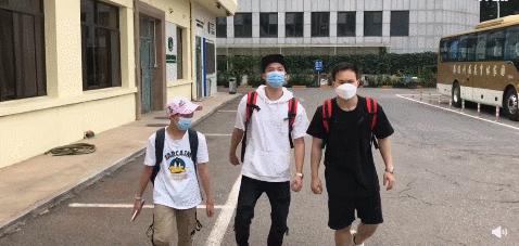 太朴素了！奥运冠军全红婵，屡获大奖后，依然穿着25元一件的T恤