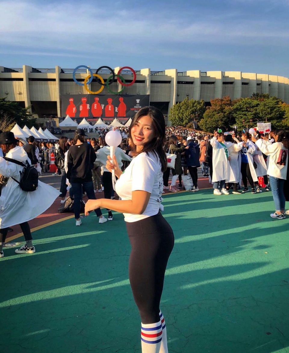 胖和壮的身材对比女生,身材瘦小和身材壮的女生对比