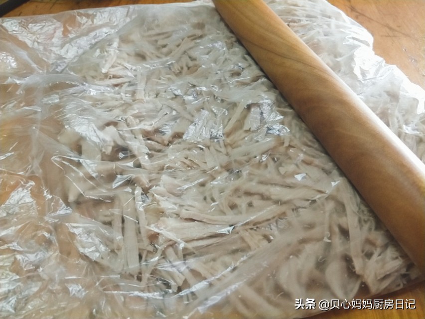 鸡肉肉松怎么做才能蓬松入口即化,简单鸡胸肉肉松怎么做才会蓬松