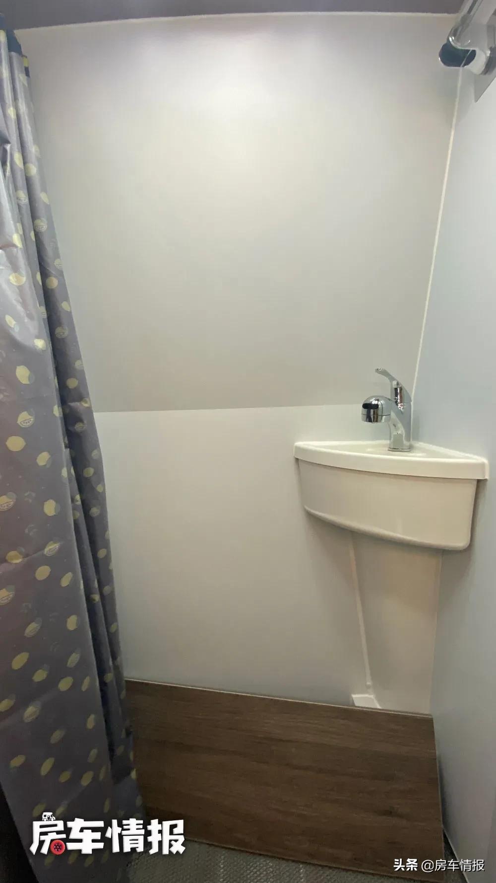 公认最好的三款房车10万元内,东风御风房车c型房车