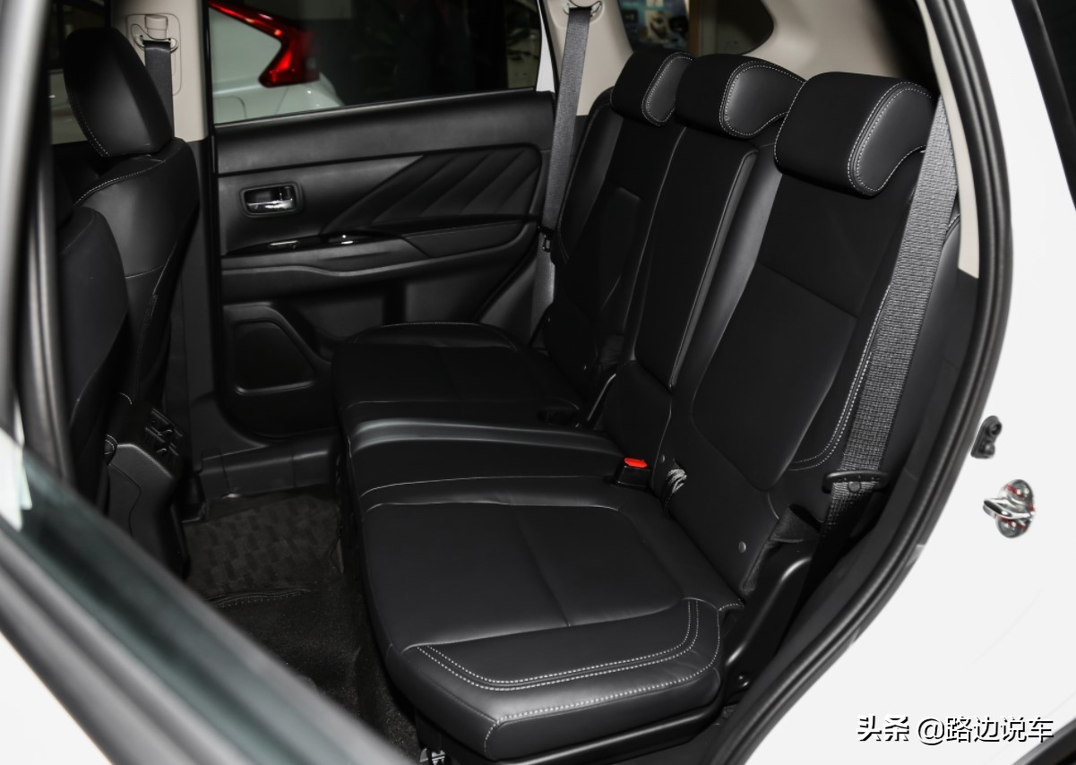 三菱欧蓝德2.0l两驱畅享版5座油耗,三菱欧蓝德2021款2.0油耗落地价