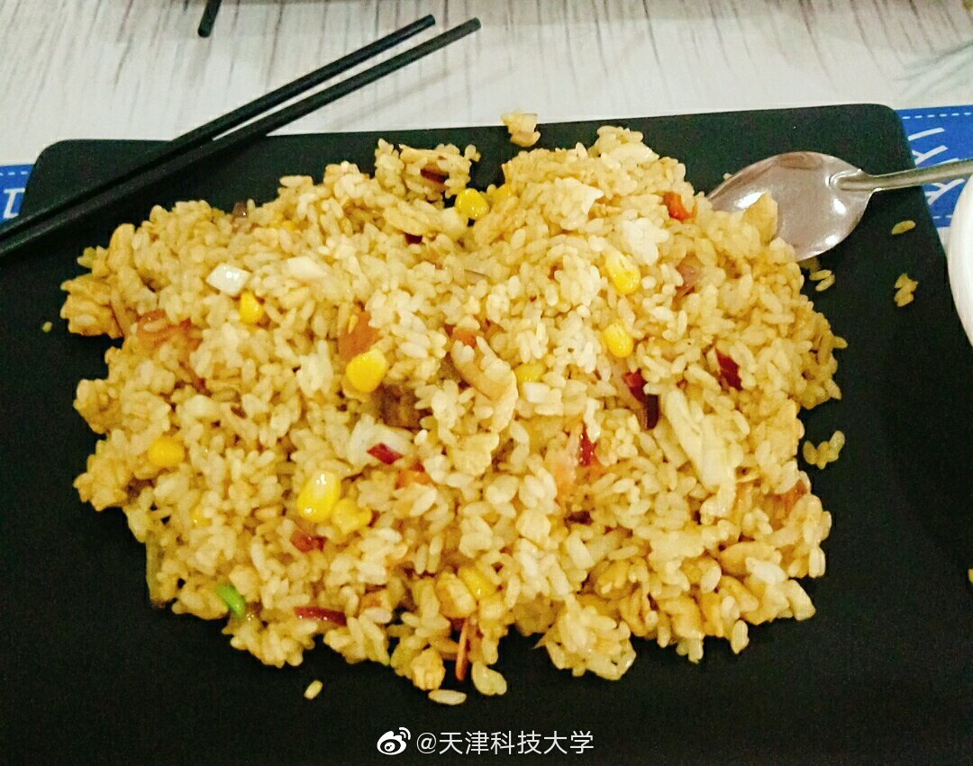 天津最馫大学食堂：晚上吃啥？给你安排的明明白白